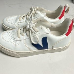 Kids Veja Sneakers size 4
